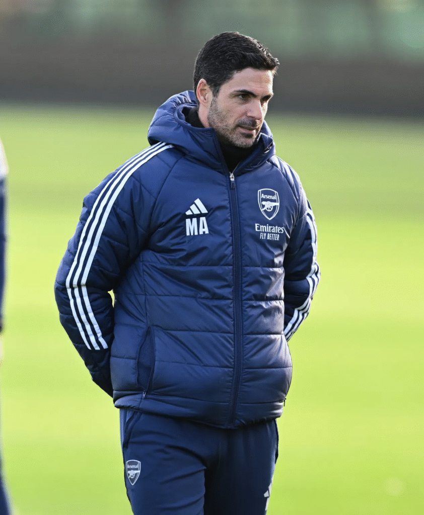 image-1005-842x1024 Enzo Maresca, l'entraîneur de Chelsea, a contribué à faire de Declan Rice un monstre… maintenant, il doit montrer à Moises Caicedo comment arrêter le prodige d'Arsenal.