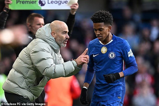 image-1014 Estevao Willian, le « don de Dieu » de Chelsea : comment ses dribbles à l'église, l'accueil glacial de Marc Cucurella, la prophétie de son père et sa renaissance ont forgé un phénomène.