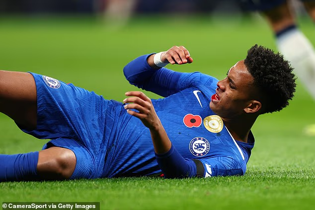 image-1018 Estevao Willian, le « don de Dieu » de Chelsea : comment ses dribbles à l'église, l'accueil glacial de Marc Cucurella, la prophétie de son père et sa renaissance ont forgé un phénomène.