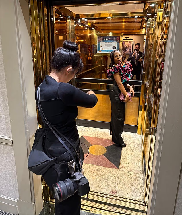 image-124 Le journaliste Aadam Patel raconte son dîner  à 313 £ avec la mère de Lamine Yamal : immersion dans une soirée londonienne chic, amusante mais très étrange où les invités ont dansé la conga avec la mère du jeune footballeur de 18 ans le plus talentueux.