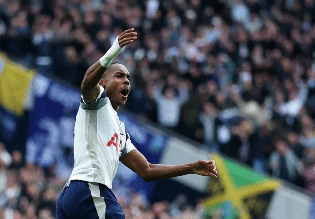 image-17-1024x712 Tottenham 2 Man Utd 2 : Matthijs de Ligt arrache le point du match nul dans les dernières secondes