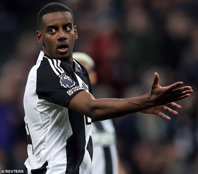 image-254 « Ils n'ont aucune idée de ce à quoi ils s'attaquent » : Plongée au cœur d'une opération sophistiquée menée par un gang criminel étranger ciblant les footballeurs 