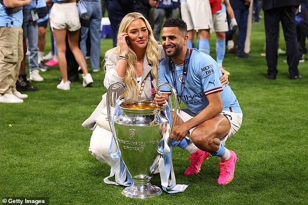 image-260 L'épouse de Riyad Mahrez, Taylor Ward, a donné naissance à leur premier fils
