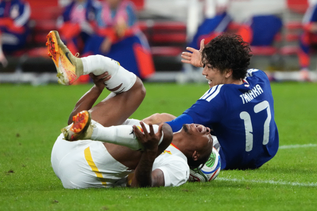image-326-1024x683 La star ghanéenne souffre d'une terrible fracture de la jambe et hurle de douleur lors d'un match amical contre le Japon, mettant ainsi fin à son « rêve de Coupe du monde ».