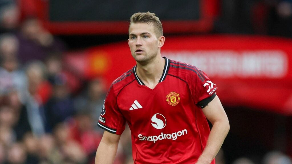 image-39 « Doit faire mieux » – Alan Shearer critique sévèrement la recrue estivale de Man United qui « n'y connaît rien ».