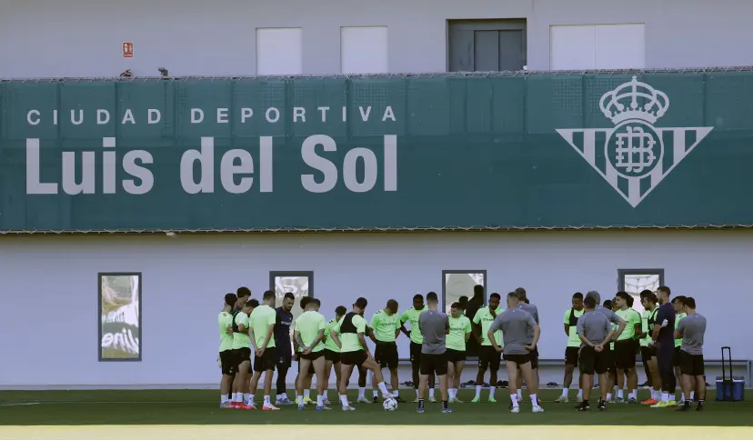 image-418 Le Betis enchaîne ainsi trois années consécutives de bénéfices après avoir généré 215 millions la saison dernière.