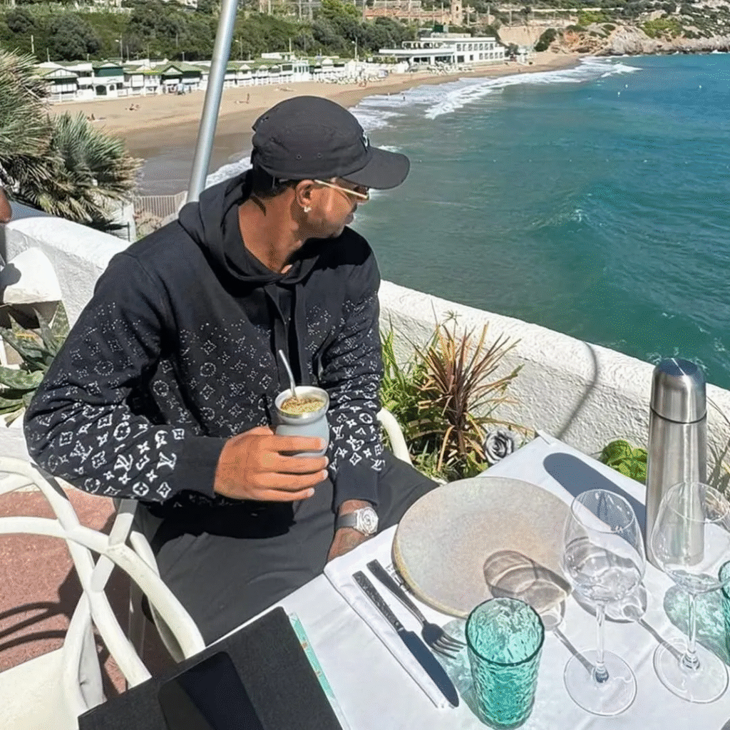 image-426-1024x1024 Le retour en grâce de Marcus Rashford à Barcelone : la confiance de Hansi Flick et son statut de star