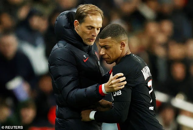 image-436 Thomas Tuchel, le maître intraitable des stars : le sélectionneur anglais a malmené Kylian Mbappé et divisé le vestiaire à Munich – Jude Bellingham doit maintenant se méfier des altercations d’avant-Coupe du monde.