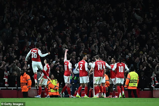 image-461 Révélation : le dossier secret d'IA d'Arsenal qui leur donne l'avantage – et comment cette base de données personnalisée va améliorer tous les aspects, de la prévention des blessures aux transferts, en passant par la création de nouvelles analyses tactiques pour Mikel Arteta.