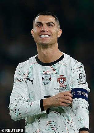 image-462 Cristiano Ronaldo rencontrera Donald Trump à la Maison Blanche AUJOURD'HUI : la superstar du football effectue sa première visite publique aux États-Unis depuis les accusations de viol, en compagnie du prince héritier saoudien.