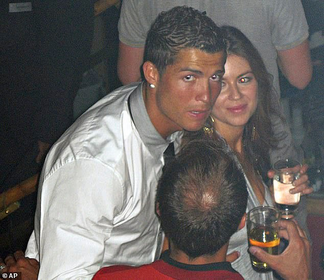 image-465 Cristiano Ronaldo rencontrera Donald Trump à la Maison Blanche AUJOURD'HUI : la superstar du football effectue sa première visite publique aux États-Unis depuis les accusations de viol, en compagnie du prince héritier saoudien.