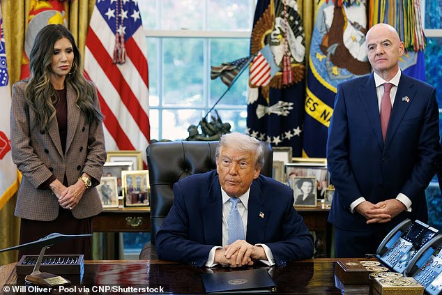 image-469 Cristiano Ronaldo rencontrera Donald Trump à la Maison Blanche AUJOURD'HUI : la superstar du football effectue sa première visite publique aux États-Unis depuis les accusations de viol, en compagnie du prince héritier saoudien.