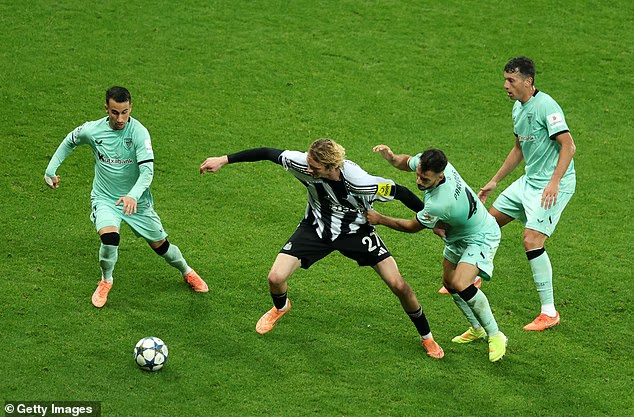 image-487 Résoudre l'énigme Nick Woltemade à Newcastle : pourquoi les Magpies ont besoin de plus que des buts de l'attaquant, le coéquipier qui détient la clé pour révéler le meilleur de ce joueur à 69 millions de livres et l'avis d'un expert sur le prochain choix d'Eddie Howe