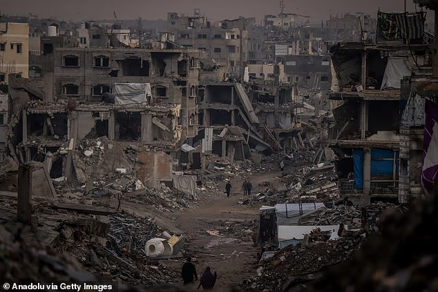 image-492 L'entraîneur de Manchester City, Pep Guardiola, accuse Israël de « massacres » à Gaza et déclare que « le monde a abandonné la Palestine » dans de nouvelles déclarations sans détour.