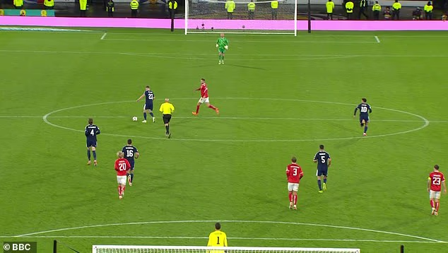 image-537 L'Écosse enflamme la Coupe du Monde : les supporters déclarent que « les bars américains ne sauront pas ce qui leur arrive » alors que les pubs explosent, des commentaires brillants deviennent viraux… et Ally McCoist perd sa voix !