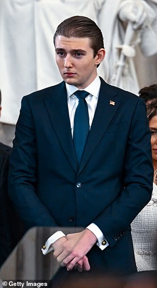 image-544 Cristiano Ronaldo prend un selfie à la Maison Blanche avec Elon Musk et sa fiancée Georgina Rodriguez après un dîner avec Donald Trump