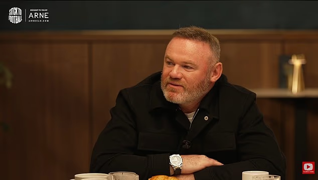 image-565 Wayne Rooney révèle les détails stupéfiants de son contrat le plus important à Manchester United, laissant Gary Neville et Roy Keane sans voix.