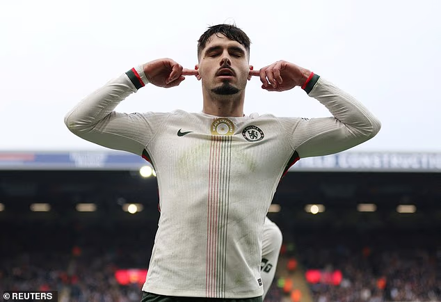 image-690 Burnley 0-2 Chelsea ANALYSE : Le joueur le plus impressionnant des Blues, le plan parfaitement exécuté d’Enzo Maresca et la véritable raison de la sortie de Reece James à la mi-temps