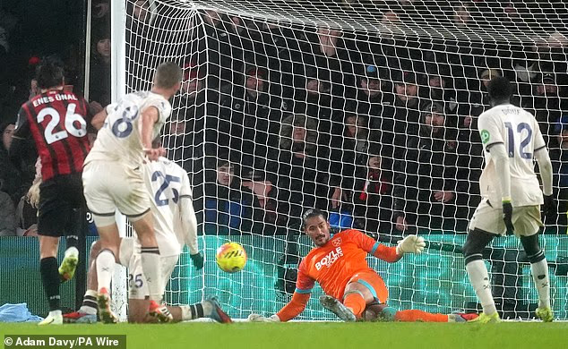 image-696 Bournemouth 2-2 West Ham ANALYSE : Le retour bienvenu d’un Anglais que l’on croyait fini, le changement tactique clé opéré par Nuno Espirito Santo – et le héros inattendu des Hammers qui a réalisé un sans-faute