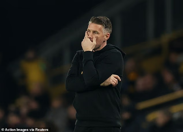 image-698 Wolves 0-2 Crystal Palace ANALYSE : L'arrivée de Rob Edwards suscite l'espoir, mais les limites de cette équipe ont été mises en évidence par cette défaite sans éclat, et il DOIT être soutenu en janvier, sinon il retournera en Championship très vite.