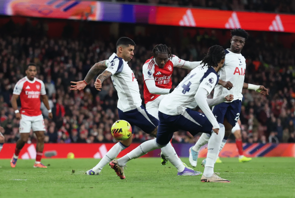 image-760-1024x689 Arsenal 4 Tottenham 1 : Eberechi Eze signe un triplé sensationnel et les Gunners prennent six points d’avance grâce à une victoire convaincante dans le derby.