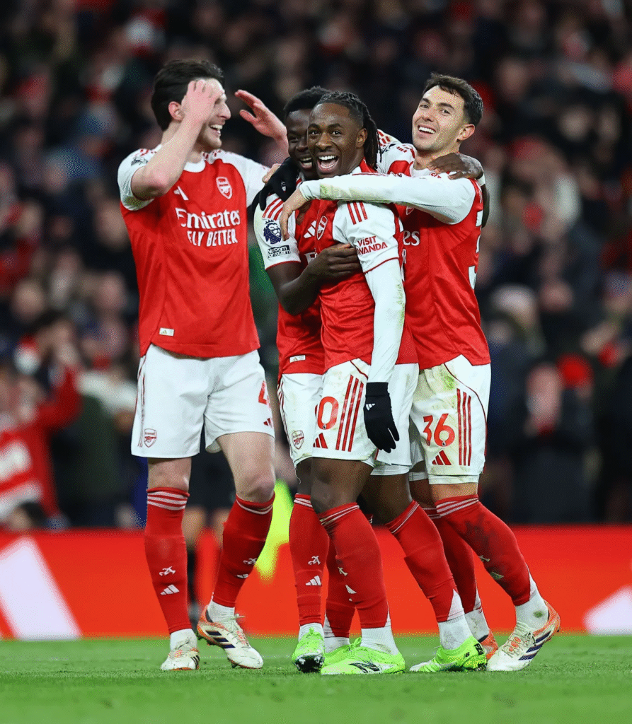 image-762-893x1024 Arsenal 4 Tottenham 1 : Eberechi Eze signe un triplé sensationnel et les Gunners prennent six points d’avance grâce à une victoire convaincante dans le derby.