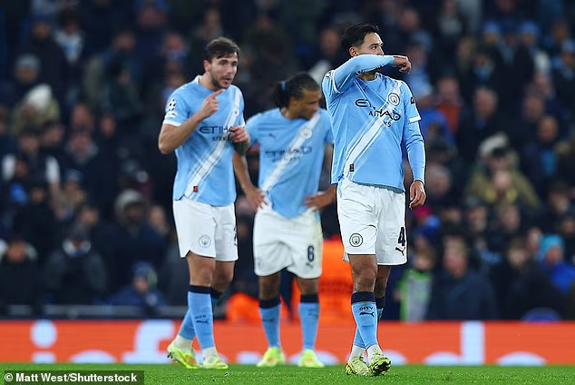 image-875 Manchester City 0-2 Bayer Leverkusen : Pep Guardiola paie le prix de ses dix changements, les locaux ressemblant étrangement à la soirée de la saison dernière à l'Etihad Stadium.