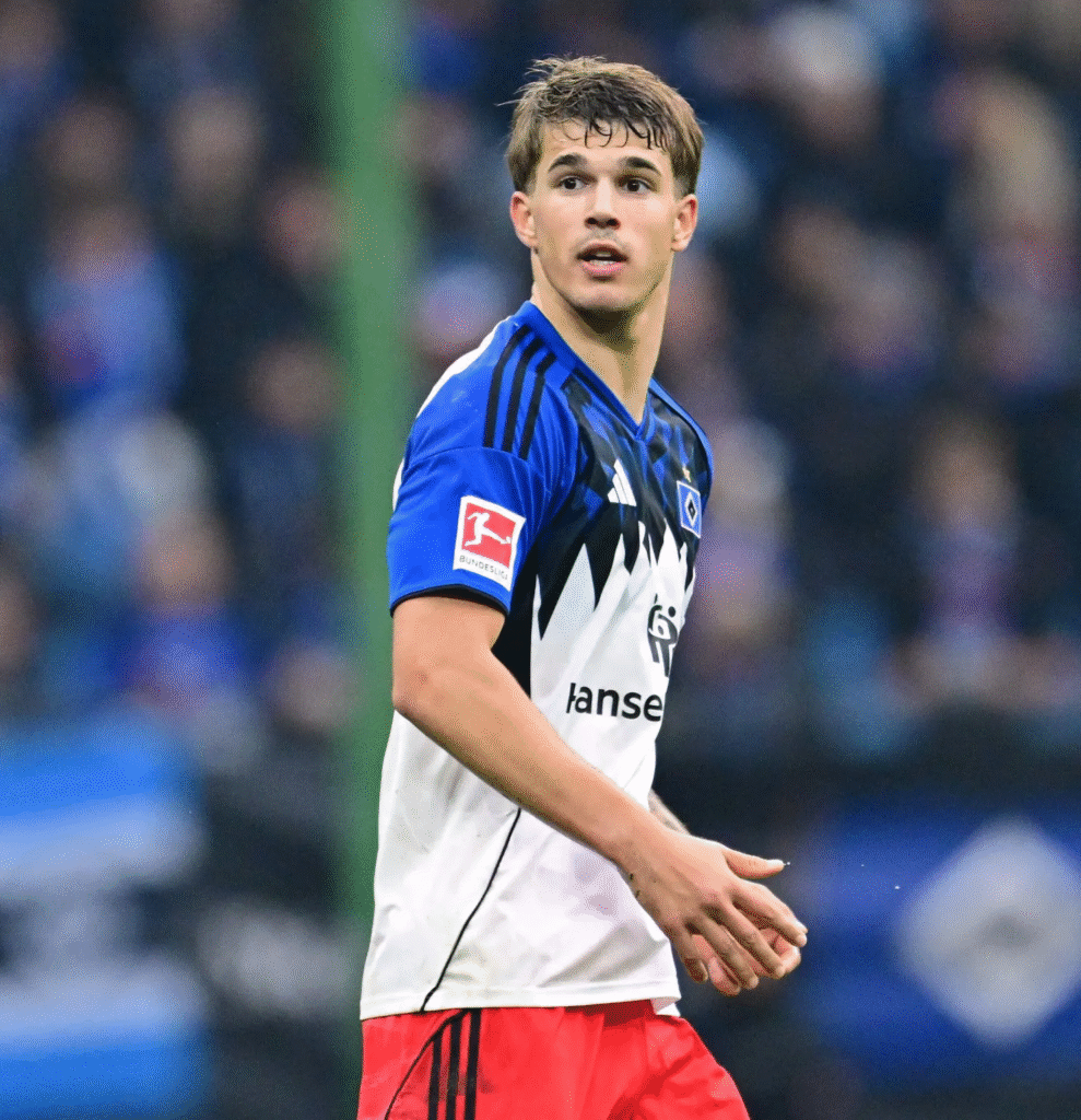 image-920-989x1024 Prochaine vague de jeunes pépites de Bundesliga susceptibles d'illuminer la Premier League, dont un joueur exceptionnel qui a inscrit un but magnifique à 10 ans.