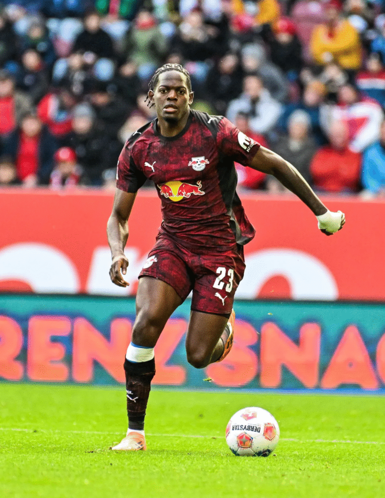 image-924-791x1024 Prochaine vague de jeunes pépites de Bundesliga susceptibles d'illuminer la Premier League, dont un joueur exceptionnel qui a inscrit un but magnifique à 10 ans.