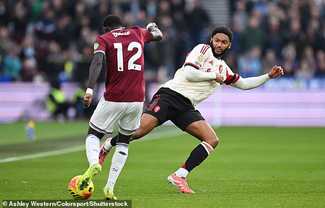 image-100 Pourquoi Liverpool a été bien meilleur contre West Ham sans Mohamed Salah : les trois joueurs qui ont brillé dans le nouveau système, pourquoi c’était une décision gagnant-gagnant pour Arne Slot – et les leçons tirées en vue de la CAN du roi égyptien