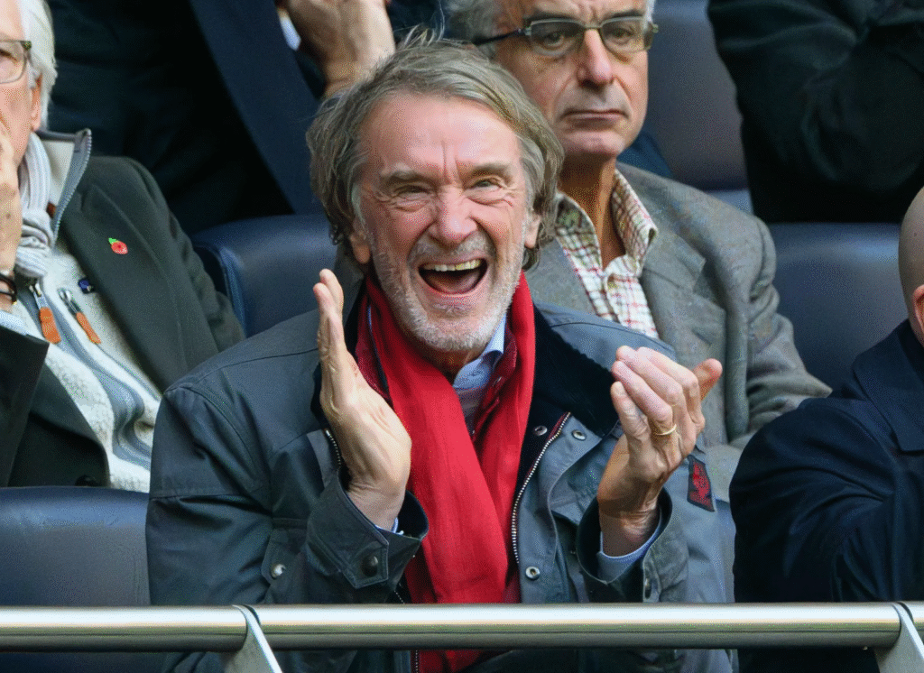 image-151-1024x746 Le personnel de Manchester United se prépare à fêter Noël dans la joie, grâce à une mesure populaire instaurée par l'ancien « Grinch », Sir Jim Ratcliffe.