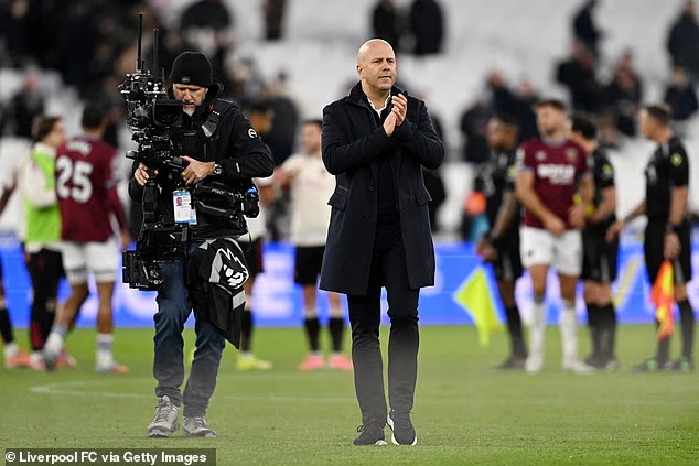 image-19 Comment un remplaçant peut réparer les failles de Liverpool – et les signes que Florian Wirtz pourrait devenir le véritable maître à bord de cette équipe.