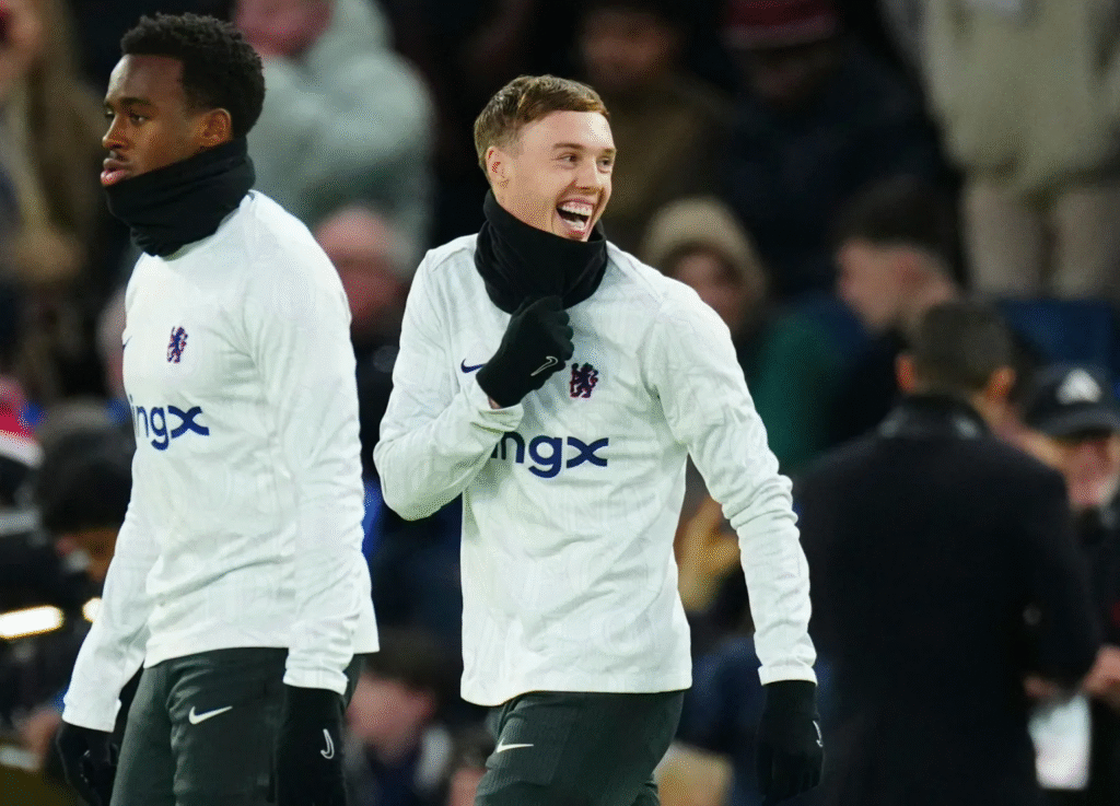 image-37-1024x737 La réaction de Cole Palmer aux huées des supporters de Chelsea contre Noni Madueke en dit long, comme le montrent de nouvelles images.