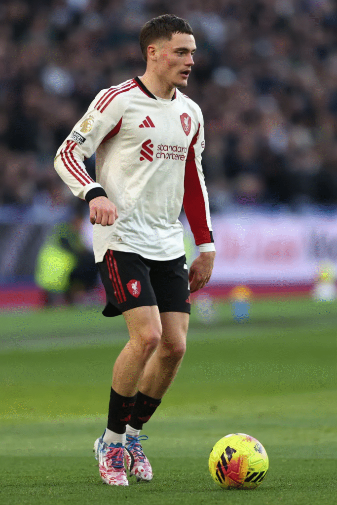 image-41-683x1024 Trois ajustements tactiques d'Arne Slot ont permis à Florian Wirtz de donner le meilleur de lui-même… et est-ce le début de la fin pour Mo Salah ?