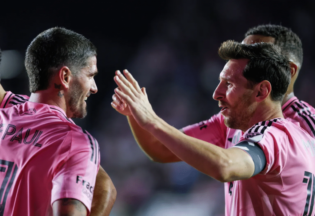 image-50-1024x704 Lionel Messi bat le record absolu de passes décisives et devient le joueur le plus titré de l'histoire du football.